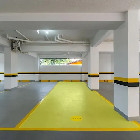 Elegante Apartamento no Centro de Bombinhas, 200m da Praia-2